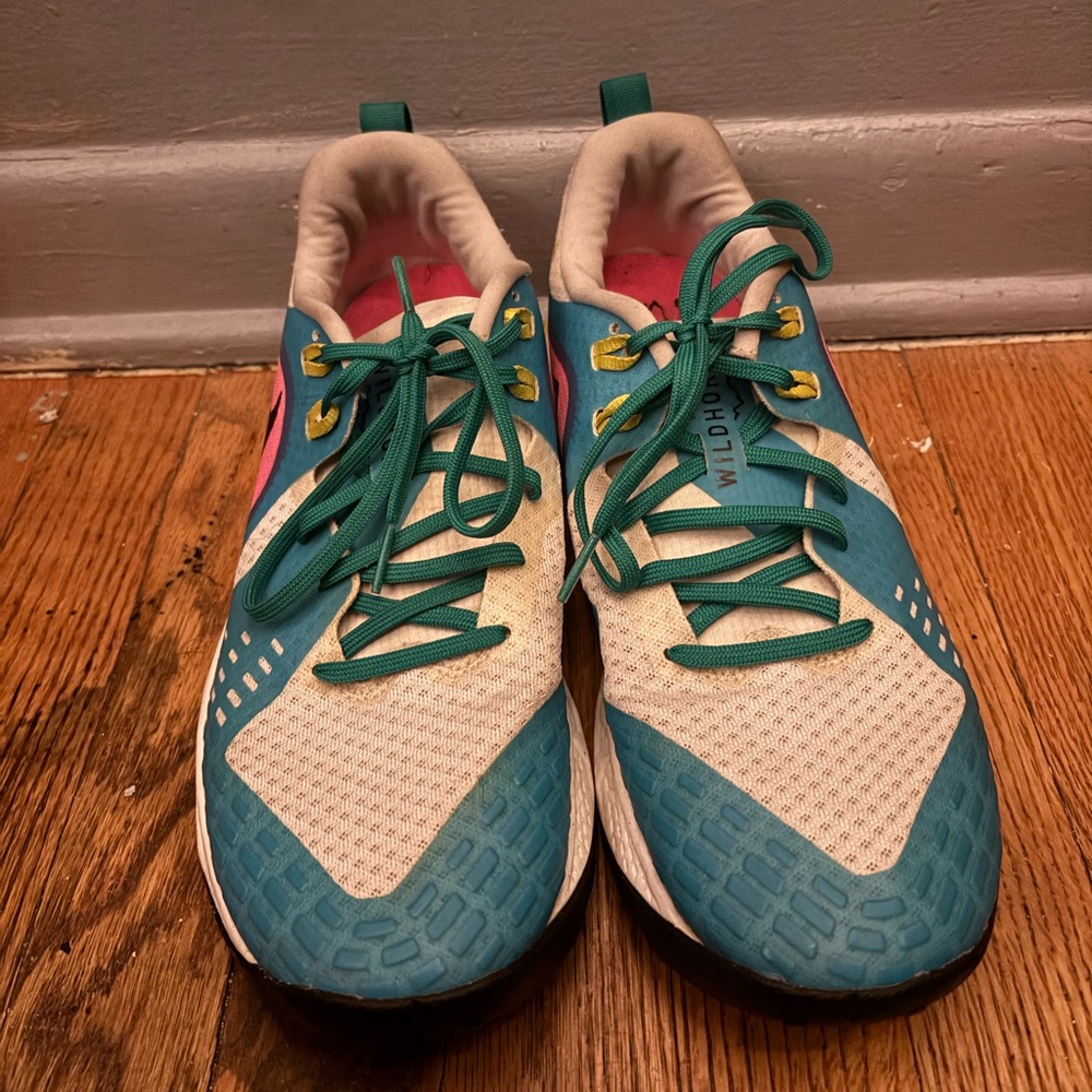 Nike Air Zoom Wildhorse 5 sneakers
Size 9